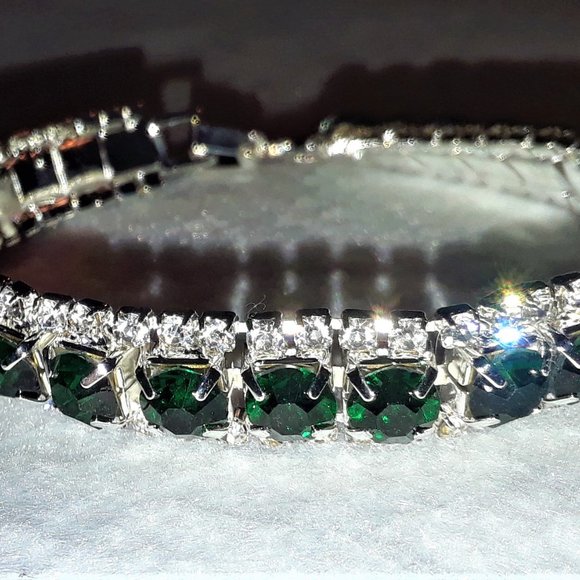 Jewelry - Brand New Beautiful Green & White Crystal CZ Tennis Bracelet